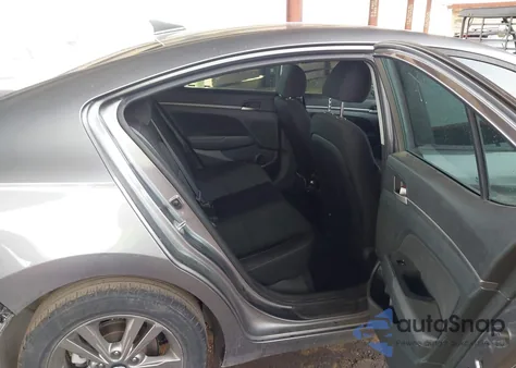 2018 Hyundai Elantra Value Edition z USA, uszkodzony, nr VIN 5NPD84LF9JH334260